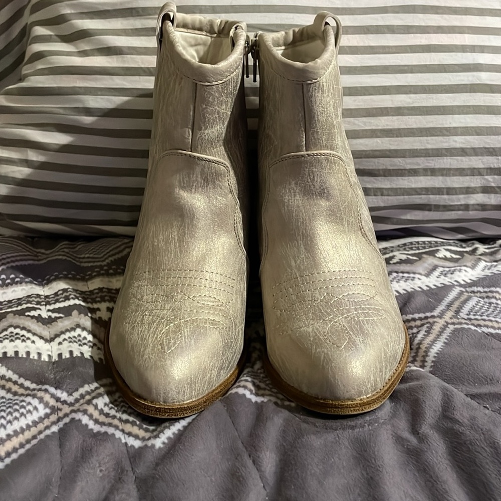 Cowgirl boots in Pearl Color